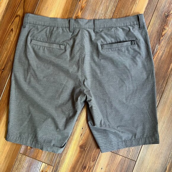 PGA Tour Flat Front Gray with Pin Stripes of Dark Gray Golf Shorts Men’s 38 - Picture 2 of 7